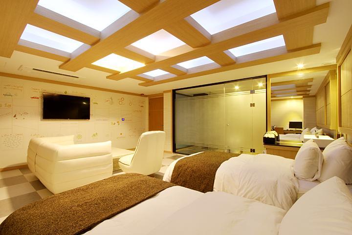 Suwon Orsay Business Hotel מראה חיצוני תמונה
