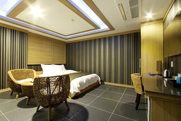 Suwon Orsay Business Hotel מראה חיצוני תמונה