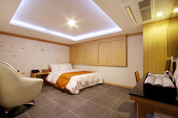 Suwon Orsay Business Hotel מראה חיצוני תמונה