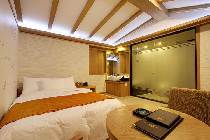 Suwon Orsay Business Hotel מראה חיצוני תמונה