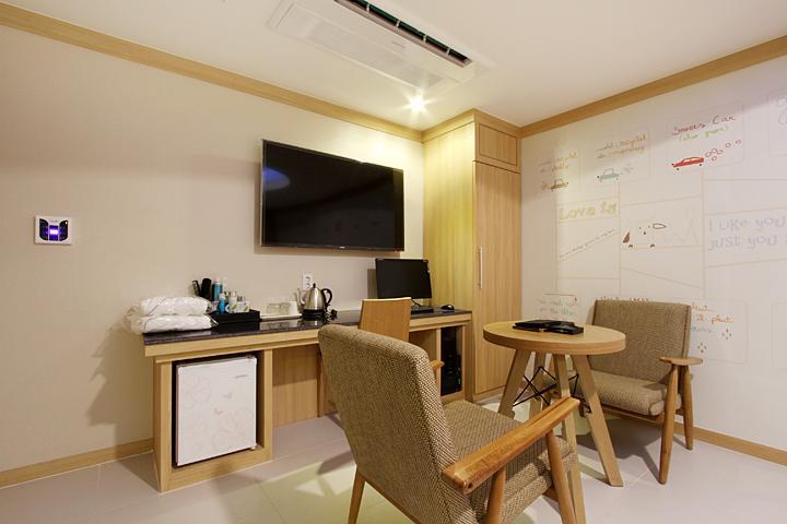 Suwon Orsay Business Hotel מראה חיצוני תמונה